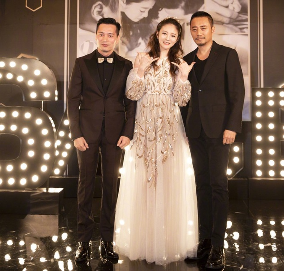 Cuộc sống xa hoa và viên mãn của An Dĩ Hiên bên “ông xã” tỷ phú - 3 Cuộc sống xa hoa và viên mãn của An Dĩ Hiên bên “ông xã” tỷ phú - 3