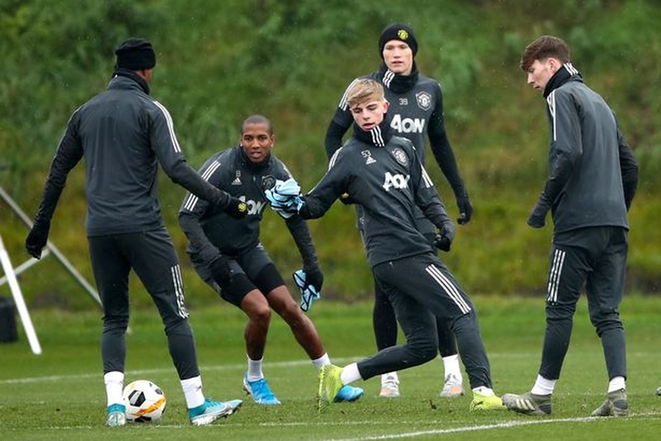 Gạt thất vọng, cầu thủ Man Utd sẵn sàng cho trận chiến với Partizan - 14 Gạt thất vọng, cầu thủ Man Utd sẵn sàng cho trận chiến với Partizan - 14