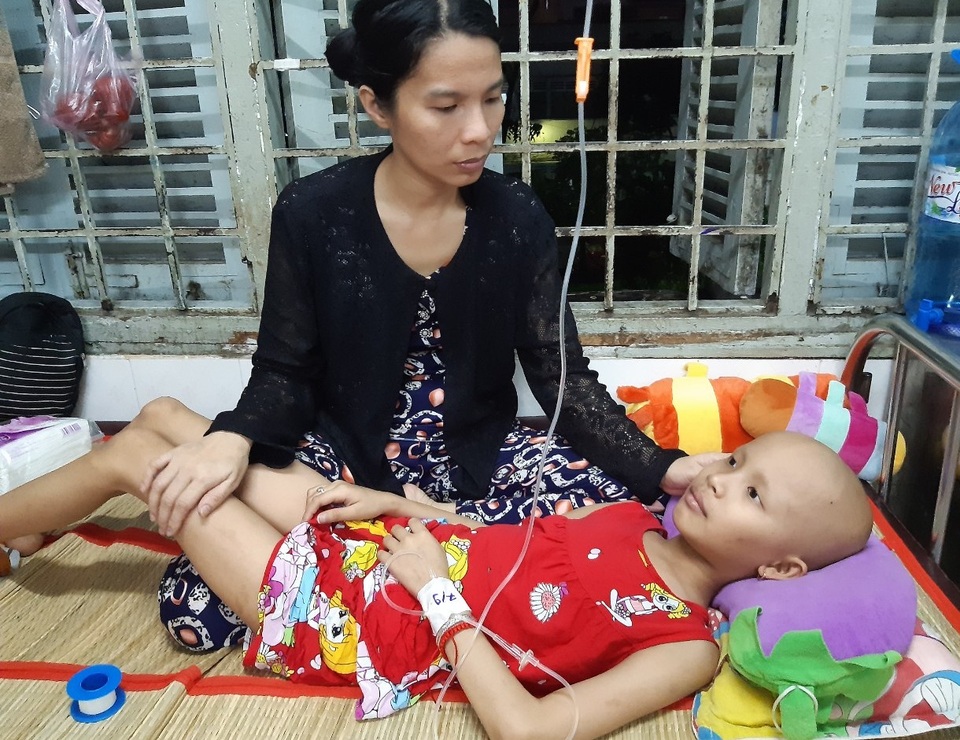Bé gái 1 quả thận ước mơ thành hoạ sĩ, tính mạng thật mong manh - 11 Bé gái 1 quả thận ước mơ thành hoạ sĩ, tính mạng thật mong manh - 11