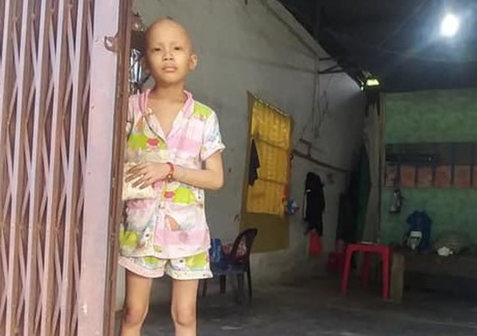 Bé gái 1 quả thận ước mơ thành hoạ sĩ, tính mạng thật mong manh - 4 Bé gái 1 quả thận ước mơ thành hoạ sĩ, tính mạng thật mong manh - 4