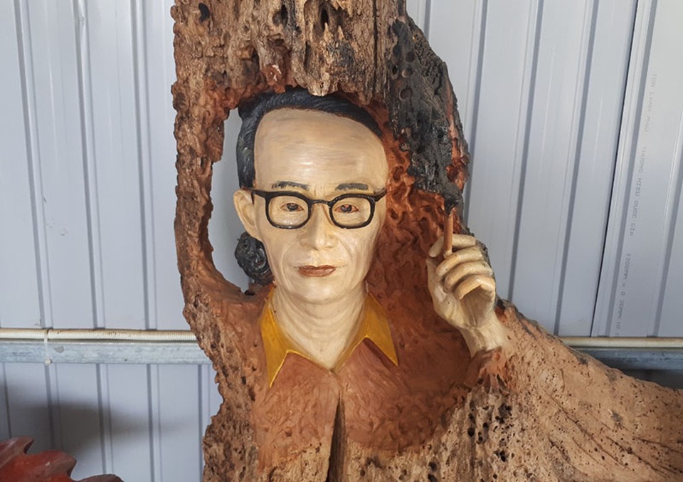 Chàng trai có tài “hô biến” gốc cây thành tượng HLV Park Hang Seo sinh động - 9 Chàng trai có tài “hô biến” gốc cây thành tượng HLV Park Hang Seo sinh động - 9
