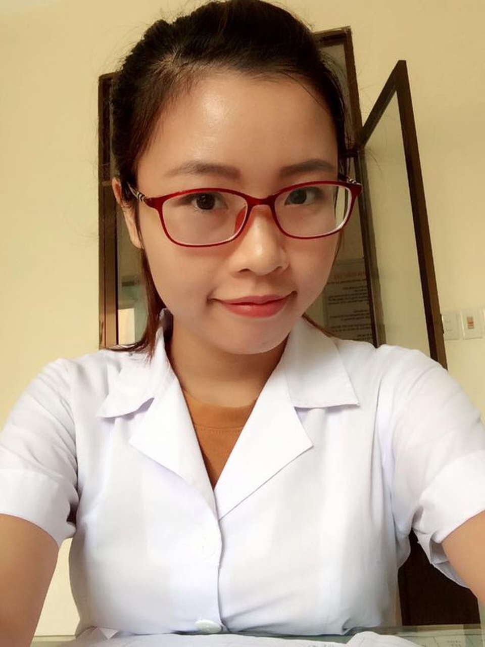 Cô gái trẻ bị ô tô nghiến đứt chân đã trở thành nữ bác sĩ - 9 Cô gái trẻ bị ô tô nghiến đứt chân đã trở thành nữ bác sĩ - 9