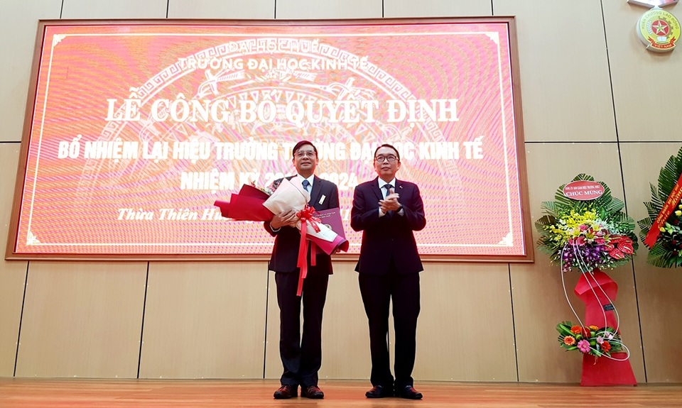 Bổ nhiệm 3 Hiệu trưởng ĐH Kinh tế, Y dược, Ngoại ngữ của ĐH Huế - 1 Bổ nhiệm 3 Hiệu trưởng ĐH Kinh tế, Y dược, Ngoại ngữ của ĐH Huế - 1