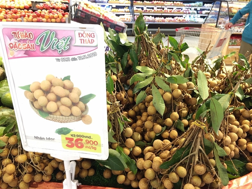 Hủ tiếu, cá khô, xoài, mận Đồng Tháp rầm rộ vào siêu thị, giá rẻ bất ngờ - 4 Hủ tiếu, cá khô, xoài, mận Đồng Tháp rầm rộ vào siêu thị, giá rẻ bất ngờ - 4