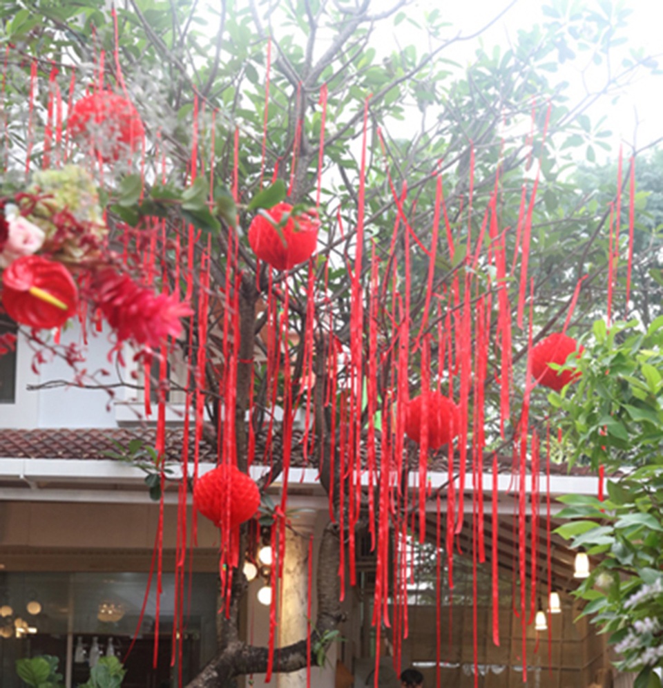 Đông Nhi - Ông Cao Thắng hôn nhau say đắm trong lễ vu quy - 2 Đông Nhi - Ông Cao Thắng hôn nhau say đắm trong lễ vu quy - 2