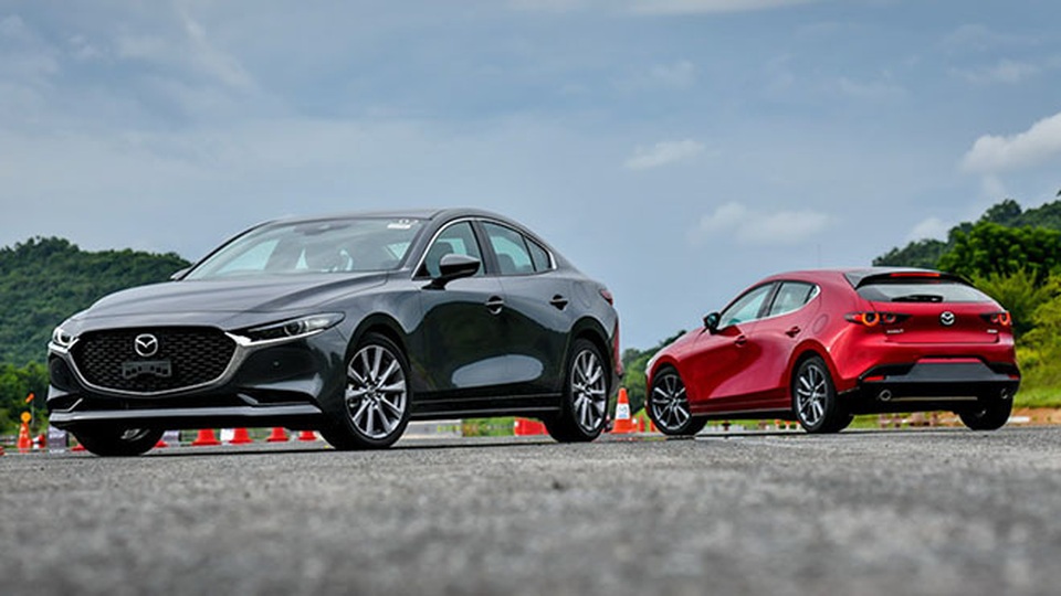 Giá cao ngất ngưởng, xe Nhật có đấu nổi xe Hàn? - 1 Giá cao ngất ngưởng, xe Nhật có đấu nổi xe Hàn? - 1