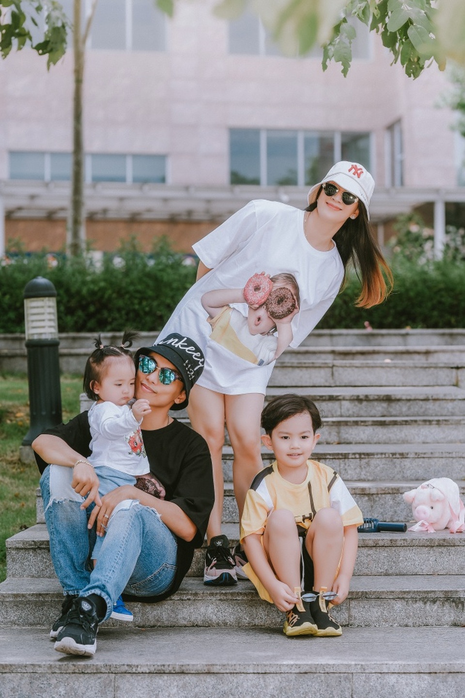 Khánh Thi tiết lộ tuổi thơ quậy phá như con trai - 4 Khánh Thi tiết lộ tuổi thơ quậy phá như con trai - 4