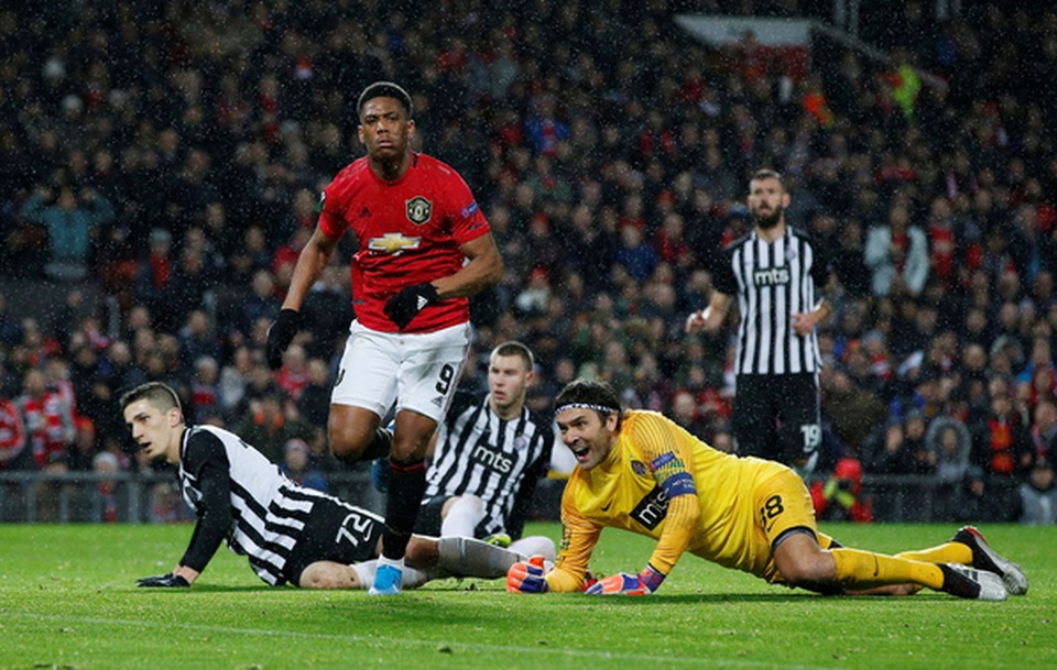 Nhìn lại chiến thắng rực rỡ của Man Utd trước Partizan ở Old Trafford - 11 Nhìn lại chiến thắng rực rỡ của Man Utd trước Partizan ở Old Trafford - 11