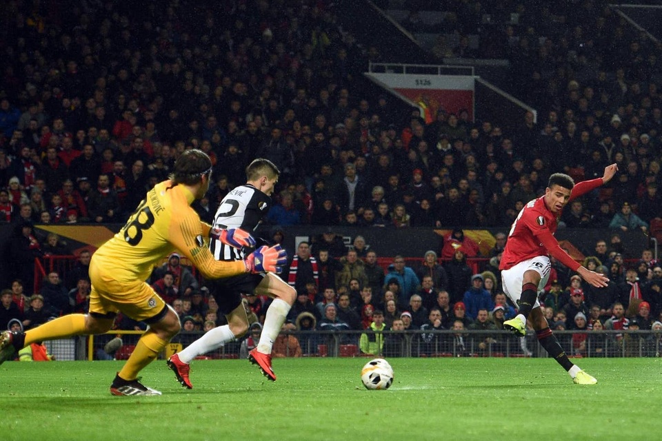 Nhìn lại chiến thắng rực rỡ của Man Utd trước Partizan ở Old Trafford - 8 Nhìn lại chiến thắng rực rỡ của Man Utd trước Partizan ở Old Trafford - 8