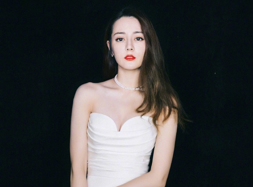 Nhan sắc vạn người mê của mỹ nhân 9x - Địch Lệ Nhiệt Ba - 17 Nhan sắc vạn người mê của mỹ nhân 9x - Địch Lệ Nhiệt Ba - 17