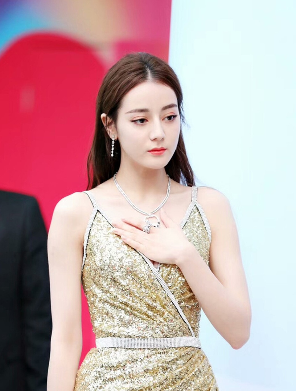 Nhan sắc vạn người mê của mỹ nhân 9x - Địch Lệ Nhiệt Ba - 24 Nhan sắc vạn người mê của mỹ nhân 9x - Địch Lệ Nhiệt Ba - 24