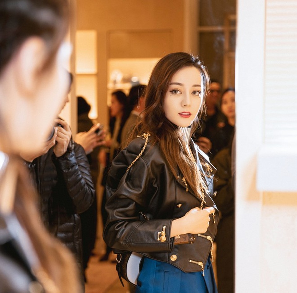 Nhan sắc vạn người mê của mỹ nhân 9x - Địch Lệ Nhiệt Ba - 12 Nhan sắc vạn người mê của mỹ nhân 9x - Địch Lệ Nhiệt Ba - 12