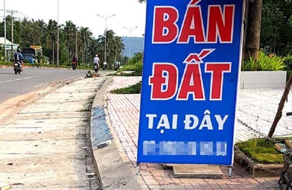 Ôm tiền tỷ đổ về tỉnh lẻ, liều nhảy vào cơn sốt - 1 Ôm tiền tỷ đổ về tỉnh lẻ, liều nhảy vào cơn sốt - 1