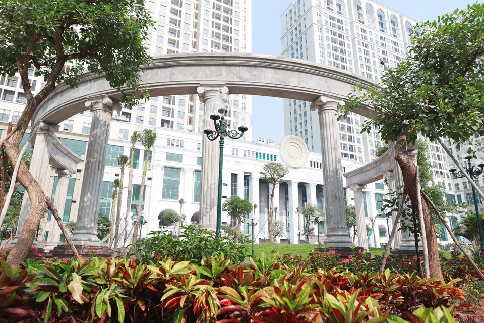 Roman Plaza “khoác áo mới” sẵn sàng bàn giao tháng 12/2019 - 3 Roman Plaza “khoác áo mới” sẵn sàng bàn giao tháng 12/2019 - 3