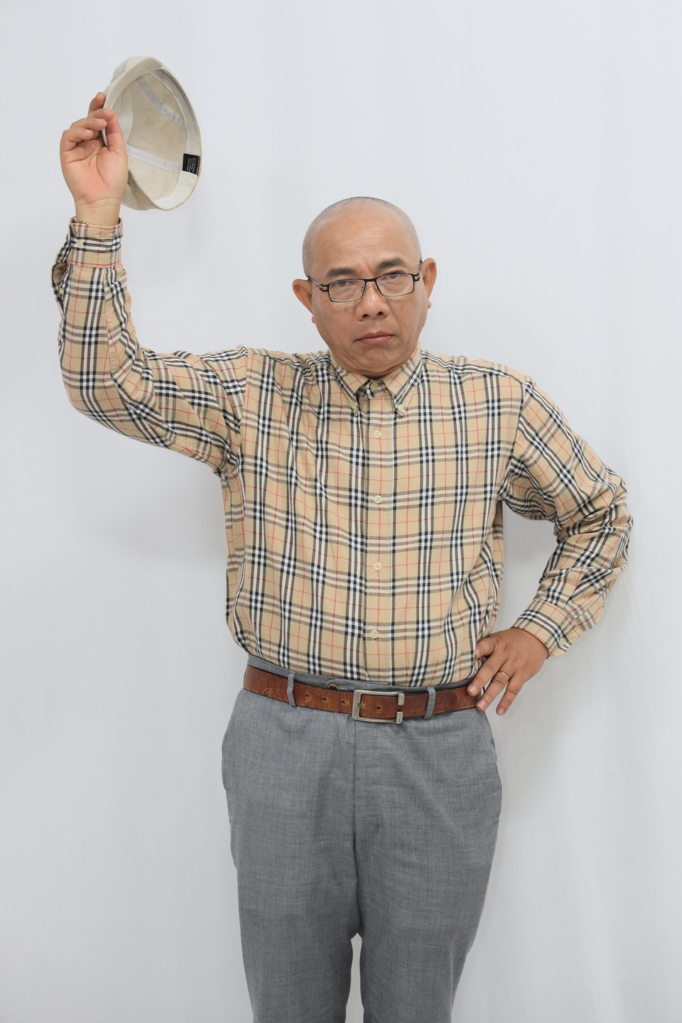 Nghệ sĩ Trung Dân: “Không hiếm lần tôi bị cám dỗ về tình và tiền” - 1 Nghệ sĩ Trung Dân: “Không hiếm lần tôi bị cám dỗ về tình và tiền” - 1