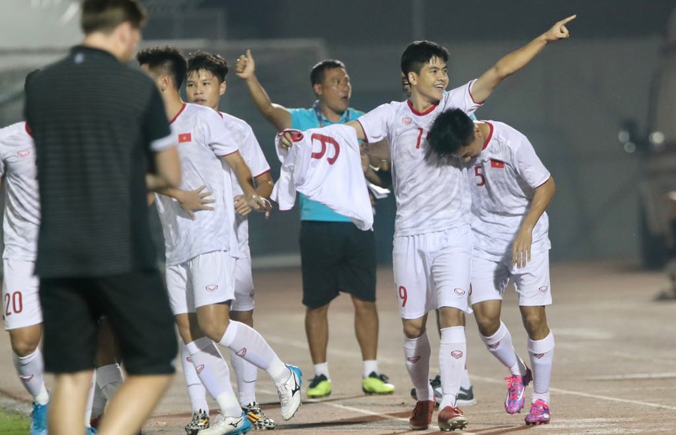 U19 Việt Nam thắng thiếu thuyết phục U19 Guam - 5 U19 Việt Nam thắng thiếu thuyết phục U19 Guam - 5