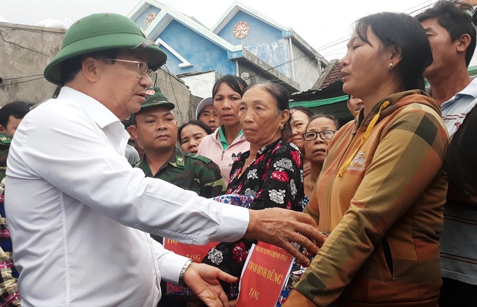 Chi 100 tỷ đồng xây kè biển bảo vệ người dân làng chài - 2 Chi 100 tỷ đồng xây kè biển bảo vệ người dân làng chài - 2