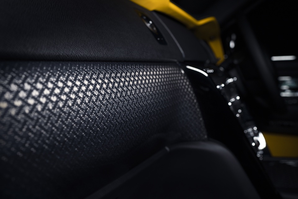 Rolls-Royce Cullinan Black Badge - Xe siêu-siêu sang cho nhà giàu - 14 Rolls-Royce Cullinan Black Badge - Xe siêu-siêu sang cho nhà giàu - 14