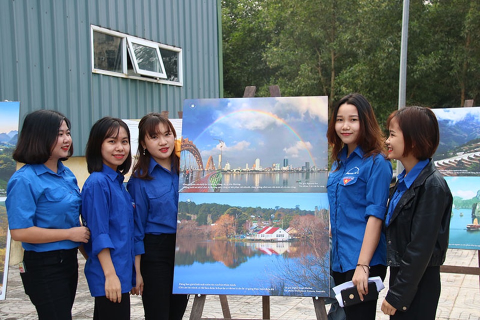 Sinh viên ĐH Hà Tĩnh hứng khởi trong “Ngày hội tình nguyện 2019” - 1 Sinh viên ĐH Hà Tĩnh hứng khởi trong “Ngày hội tình nguyện 2019” - 1