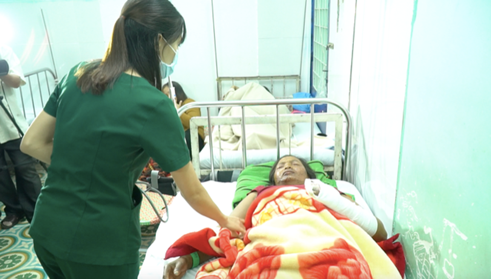 Kê ống đạn làm kiềng nấu cháo, đạn phát nổ khiến 9 người bị thương - 1 Kê ống đạn làm kiềng nấu cháo, đạn phát nổ khiến 9 người bị thương - 1