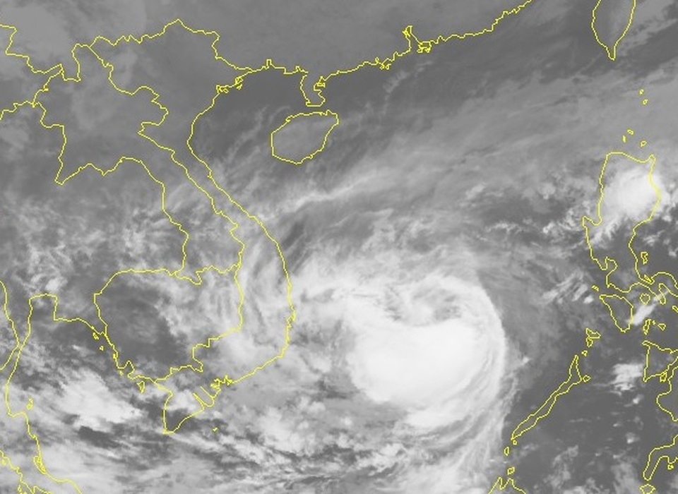 Ảnh hưởng bão số 6, đêm nay nhiều tỉnh Nam Trung Bộ mưa to - 2