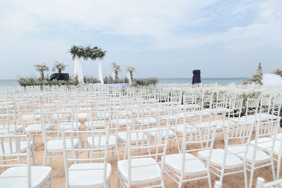Không gian tiệc cưới bên bờ biển của Đông Nhi - Ông Cao Thắng - 4 Không gian tiệc cưới bên bờ biển của Đông Nhi - Ông Cao Thắng - 4