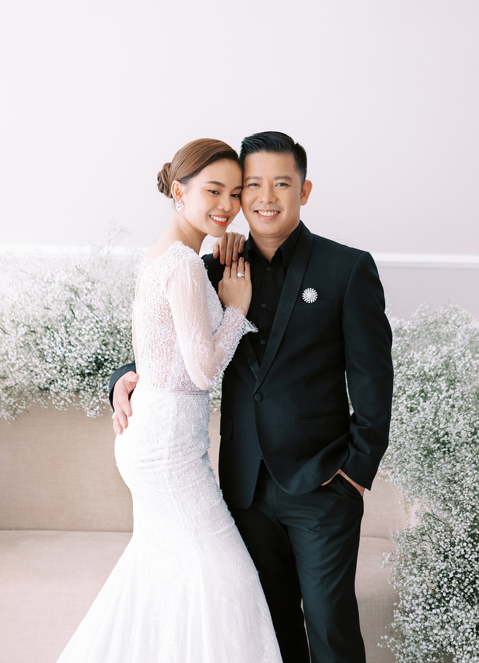 Giang Hồng Ngọc rạng rỡ chụp ảnh cưới cùng chồng và con trai - 1 Giang Hồng Ngọc rạng rỡ chụp ảnh cưới cùng chồng và con trai - 1