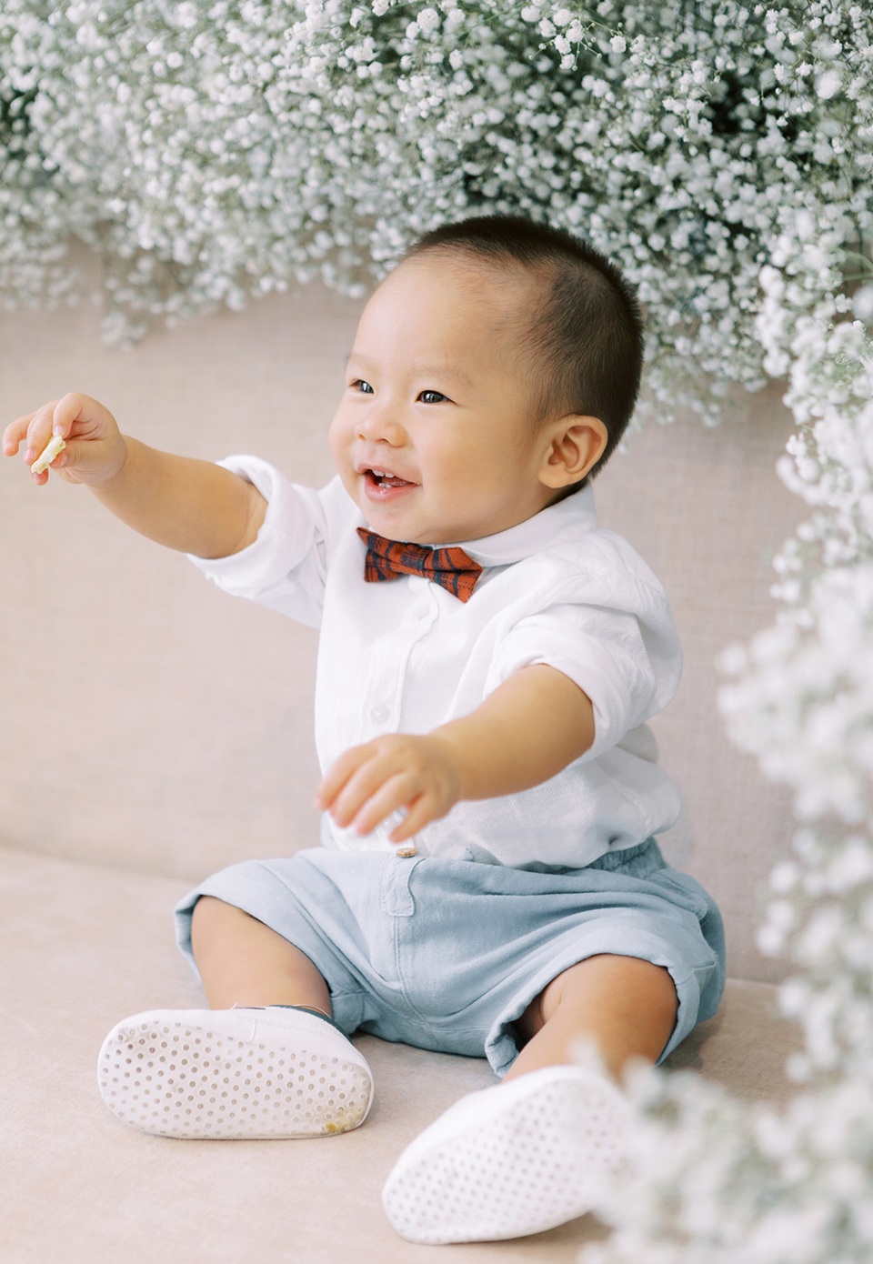 Giang Hồng Ngọc rạng rỡ chụp ảnh cưới cùng chồng và con trai - 4 Giang Hồng Ngọc rạng rỡ chụp ảnh cưới cùng chồng và con trai - 4