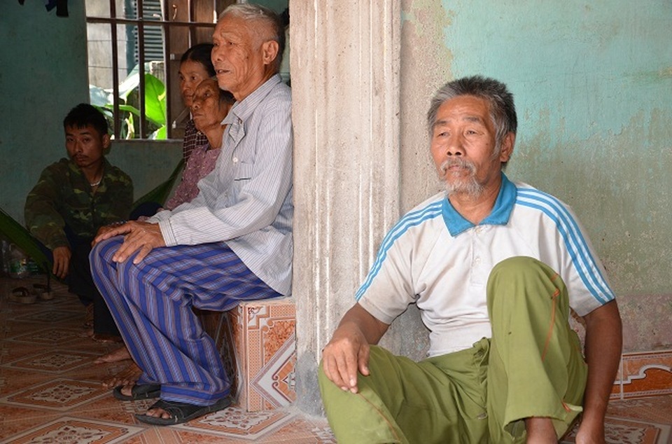 Phóng viên bị đuổi đánh, thấu hiểu cuộc sống địa ngục của 2 cụ tuổi kề 90 - 4 Phóng viên bị đuổi đánh, thấu hiểu cuộc sống địa ngục của 2 cụ tuổi kề 90 - 4
