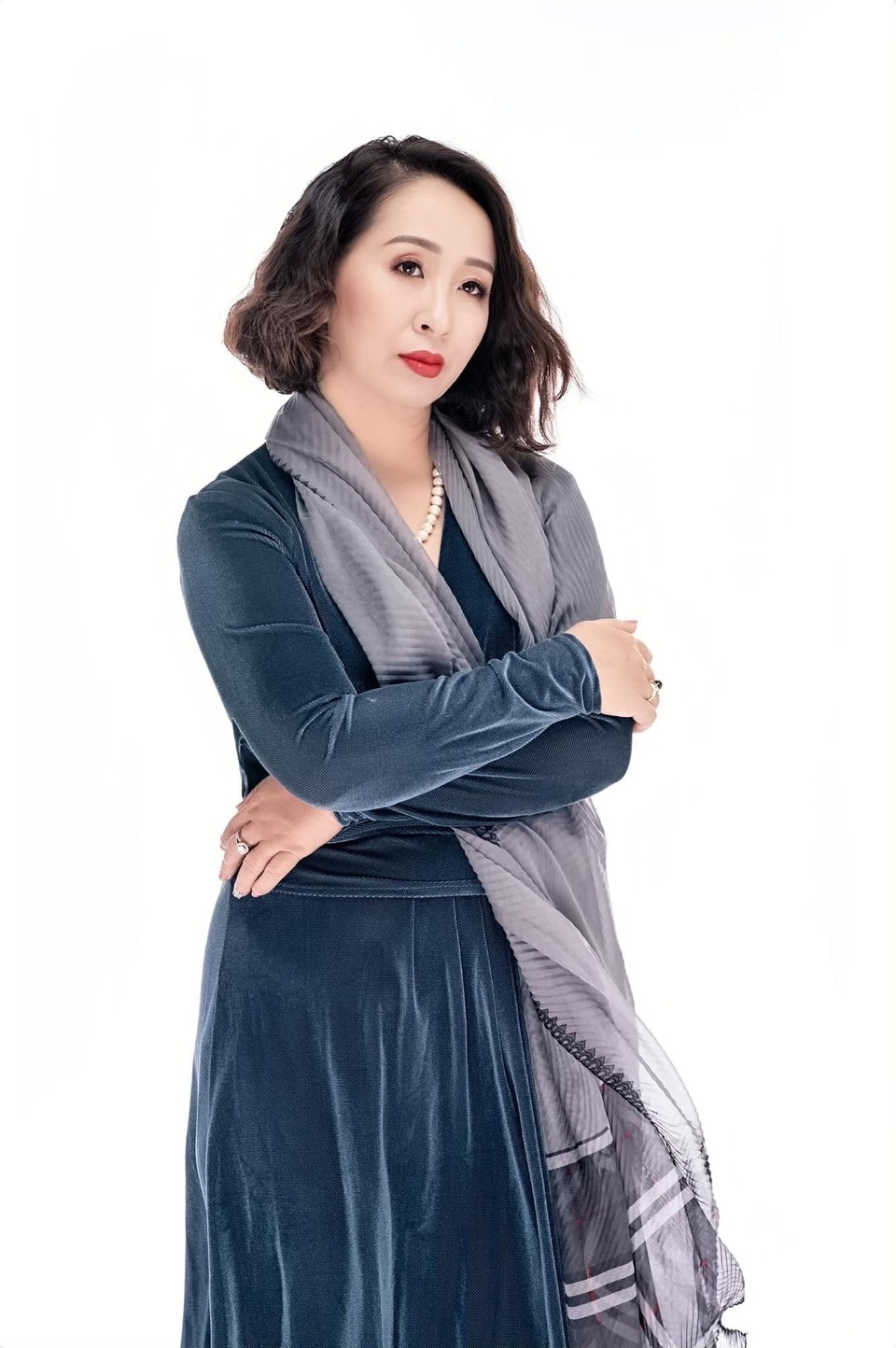 Bất ngờ với giọng hát trẻ trung ở tuổi 50 của nghệ sĩ Hoàng Hiền - 1 Bất ngờ với giọng hát trẻ trung ở tuổi 50 của nghệ sĩ Hoàng Hiền - 1