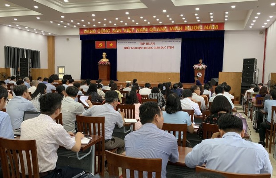 Sở GD-ĐT TPHCM tổ chức tập huấn, hội nghị... kết hợp đi du lịch chi phí cao - 1 Sở GD-ĐT TPHCM tổ chức tập huấn, hội nghị... kết hợp đi du lịch chi phí cao - 1