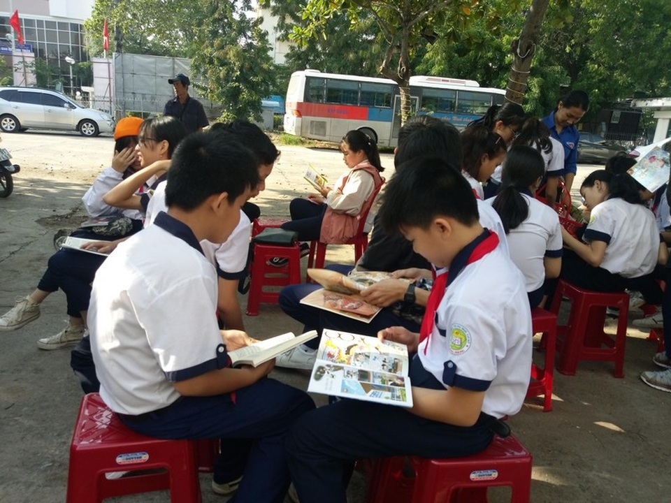 Đưa “Ánh sáng tri thức” đến các xã miền núi - 5 Đưa “Ánh sáng tri thức” đến các xã miền núi - 5