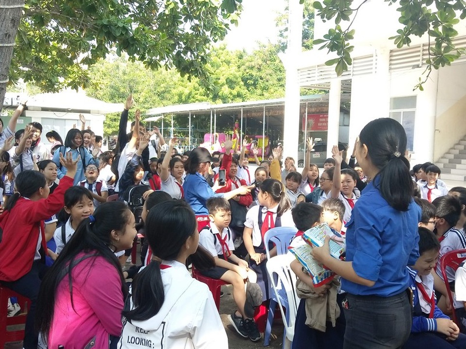Đưa “Ánh sáng tri thức” đến các xã miền núi - 6 Đưa “Ánh sáng tri thức” đến các xã miền núi - 6