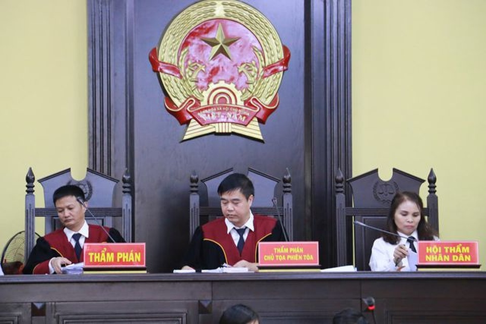 Công khai danh tính 46 đảng viên có con được nâng điểm ở Sơn La - 1 Công khai danh tính 46 đảng viên có con được nâng điểm ở Sơn La - 1