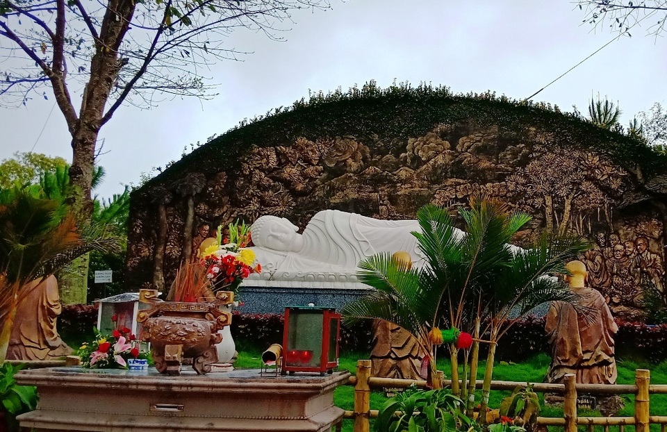 Ngỡ ngàng nhiều cảnh đẹp như cõi tiên trên nóc nhà miền Tây - 7 Ngỡ ngàng nhiều cảnh đẹp như cõi tiên trên nóc nhà miền Tây - 7