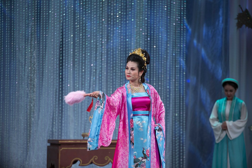 NSƯT Minh Vượng khiến khán giả lặng người khi kể về tâm sự của Lam Phương - 9 NSƯT Minh Vượng khiến khán giả lặng người khi kể về tâm sự của Lam Phương - 9