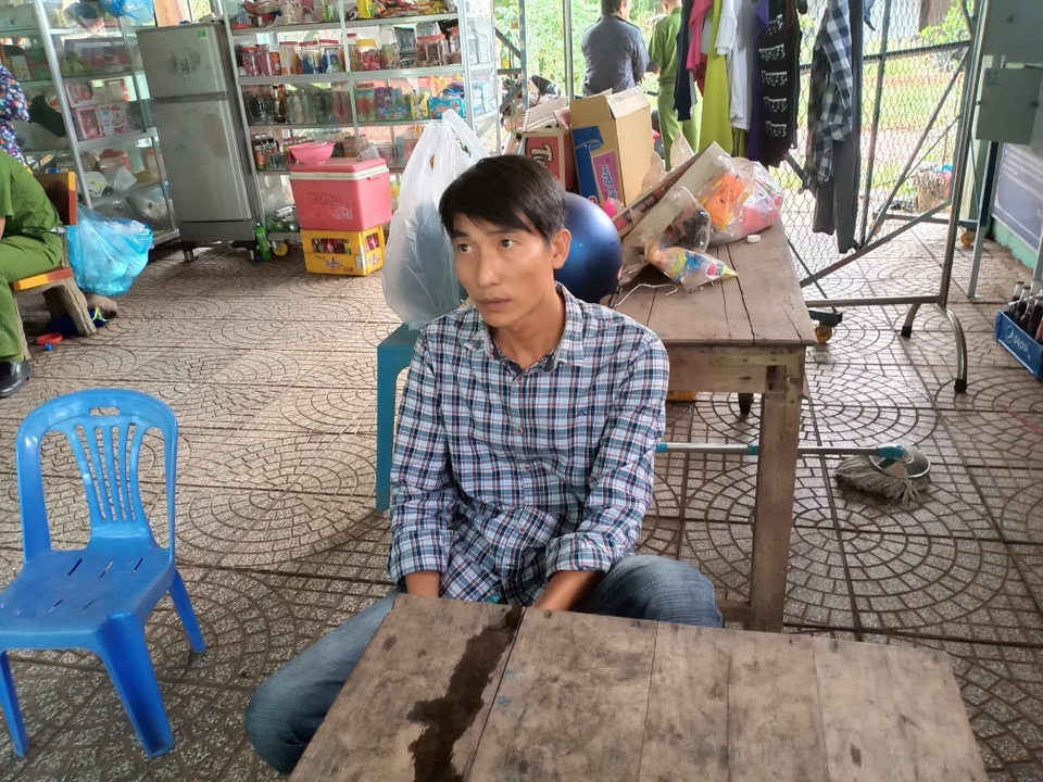 Truy tố người chồng đánh đập, liên tục dìm vợ xuống bể bơi - 1 Truy tố người chồng đánh đập, liên tục dìm vợ xuống bể bơi - 1