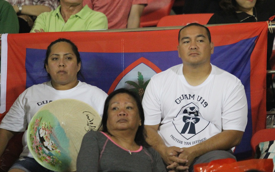 Khoảnh khắc cầu thủ và cổ động viên nín thở nhìn U19 Việt Nam giành vé dự giải châu Á - 8 Khoảnh khắc cầu thủ và cổ động viên nín thở nhìn U19 Việt Nam giành vé dự giải châu Á - 8