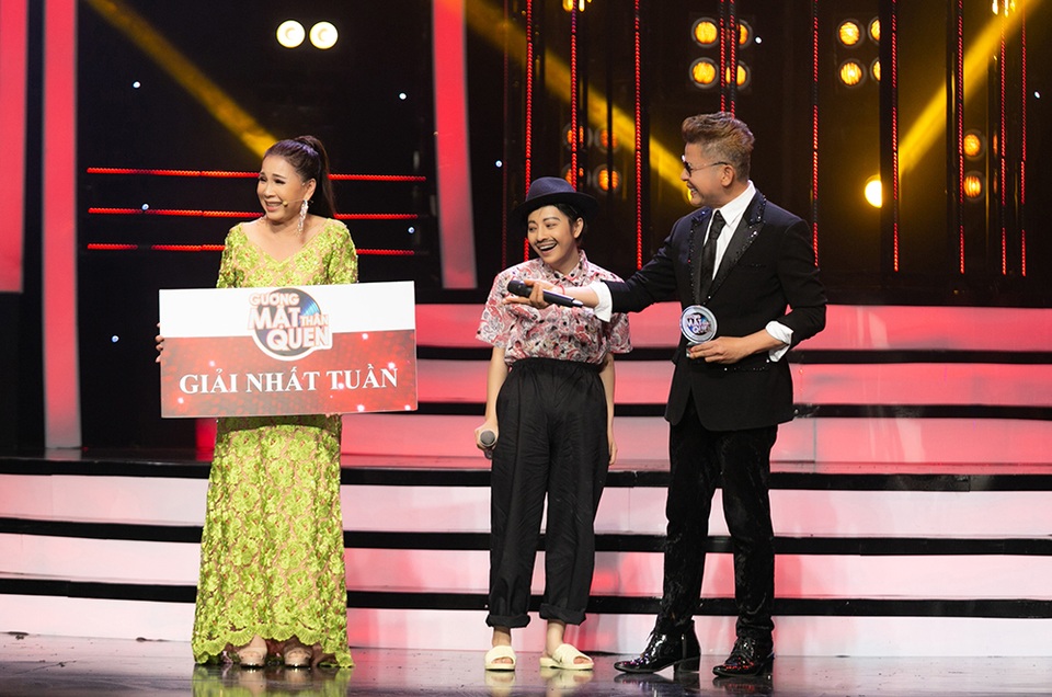 Hồ Ngọc Hà cười ngất trước màn hoá thân thành Trường Giang của MiA - 14 Hồ Ngọc Hà cười ngất trước màn hoá thân thành Trường Giang của MiA - 14