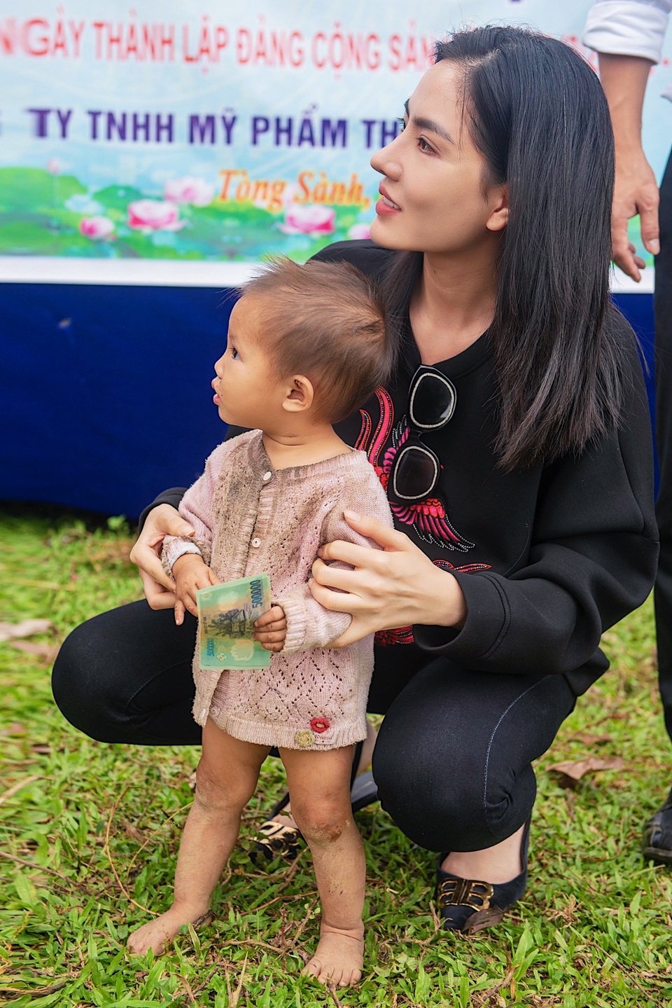 Thanh Dược khởi công xây dựng nhà nhân ái, một mùa đông không còn giá buốt ở Tòng Sành - 2 Thanh Dược khởi công xây dựng nhà nhân ái, một mùa đông không còn giá buốt ở Tòng Sành - 2