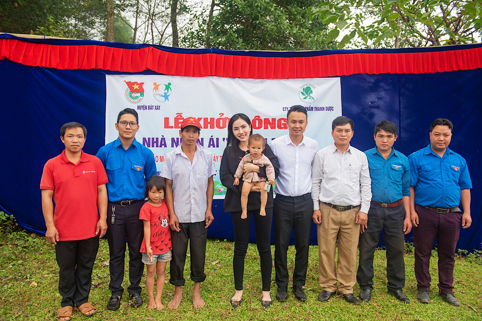 Thanh Dược khởi công xây dựng nhà nhân ái, một mùa đông không còn giá buốt ở Tòng Sành - 6 Thanh Dược khởi công xây dựng nhà nhân ái, một mùa đông không còn giá buốt ở Tòng Sành - 6