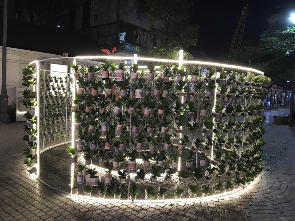 Sửng sốt những tác phẩm nghệ thuật làm từ “rác thải” ở Hà Nội - 6