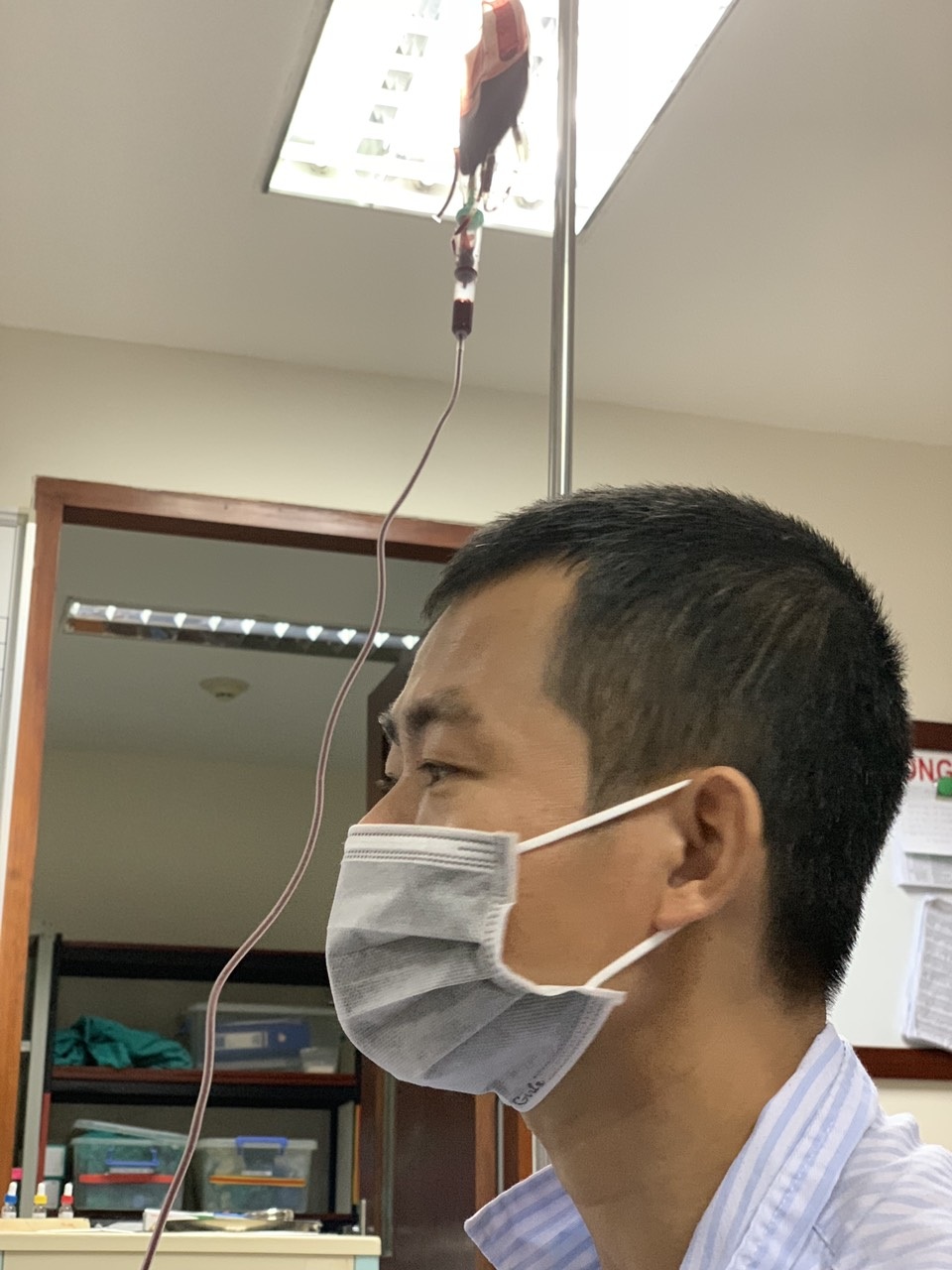 Người cha nghẹn ngào mong ngày ra viện cầm số tiền bạn đọc giúp đỡ để thắp hương cho con! - 3 Người cha nghẹn ngào mong ngày ra viện cầm số tiền bạn đọc giúp đỡ để thắp hương cho con! - 3