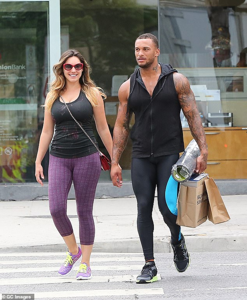 Kelly Brook thay đổi thế nào theo năm tháng - 16 Kelly Brook thay đổi thế nào theo năm tháng - 16