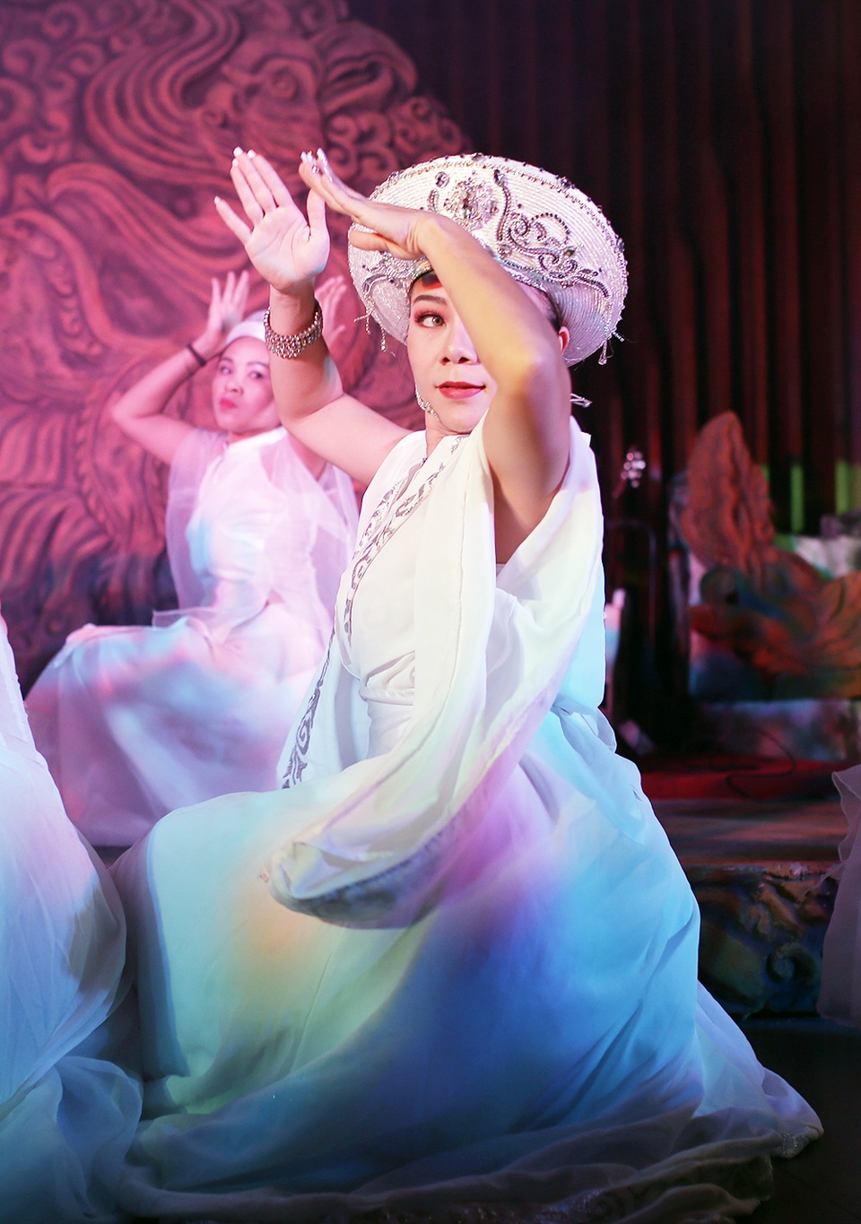 Độc đáo vũ khúc bellydance kết hợp âm nhạc cung đình giữa lòng Thủ đô - 6 Độc đáo vũ khúc bellydance kết hợp âm nhạc cung đình giữa lòng Thủ đô - 6