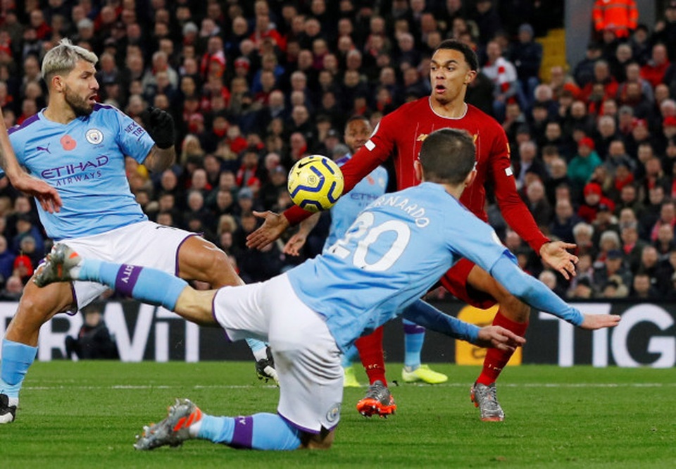 Tranh cãi nảy lửa quanh việc công nghệ VAR bị tố “thiên vị” Liverpool - 1 Tranh cãi nảy lửa quanh việc công nghệ VAR bị tố “thiên vị” Liverpool - 1