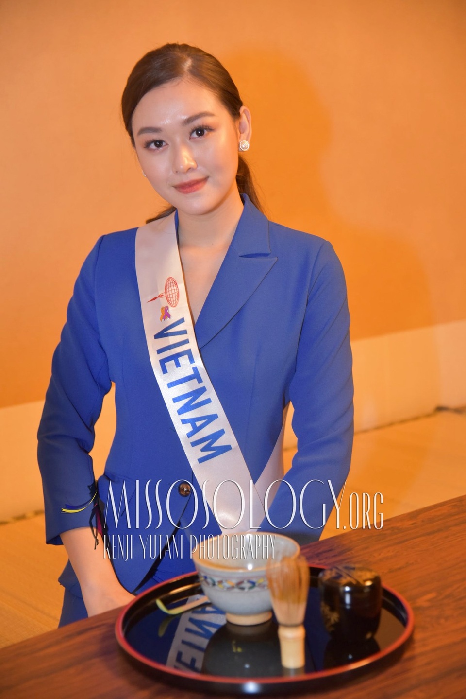 Tường San hé lộ váy dạ hội gợi cảm trước thềm chung kết Hoa hậu Quốc tế - 3 Tường San hé lộ váy dạ hội gợi cảm trước thềm chung kết Hoa hậu Quốc tế - 3