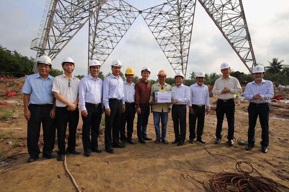 Đường dây 500 kV Sông Hậu - Đức Hòa trên đường về đích - 3 Đường dây 500 kV Sông Hậu - Đức Hòa trên đường về đích - 3