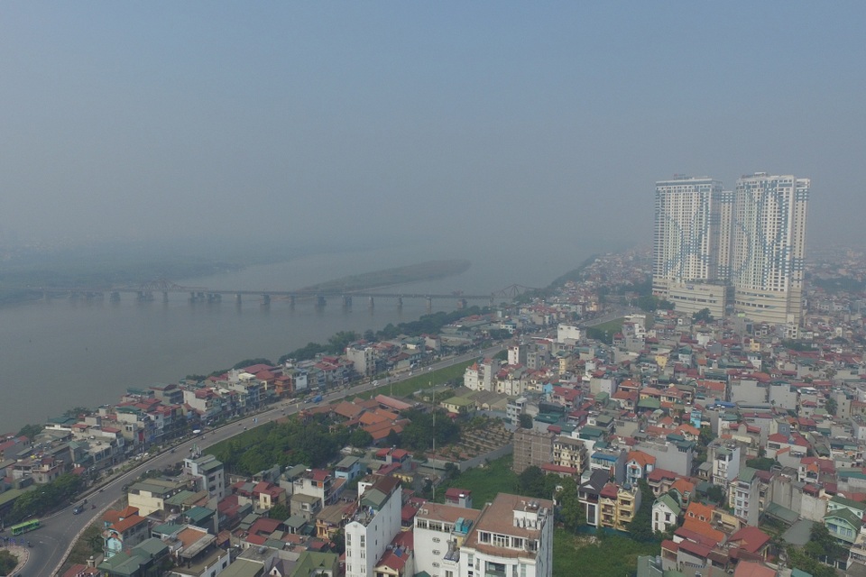 Bầu trời khu vực Hà Nội có chỉ số không khí cảnh báo khẩn cấp về sức khỏe - 3 Bầu trời khu vực Hà Nội có chỉ số không khí cảnh báo khẩn cấp về sức khỏe - 3