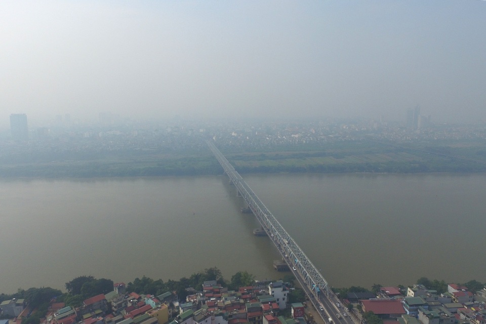 Bầu trời khu vực Hà Nội có chỉ số không khí cảnh báo khẩn cấp về sức khỏe - 4 Bầu trời khu vực Hà Nội có chỉ số không khí cảnh báo khẩn cấp về sức khỏe - 4